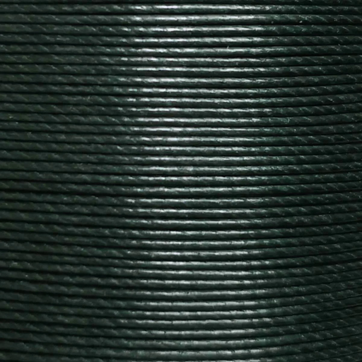 Bobine de 50m de fil de lin ciré MeiSi super fine M60 - 0,65 mm - VERT SAPIN - MS095