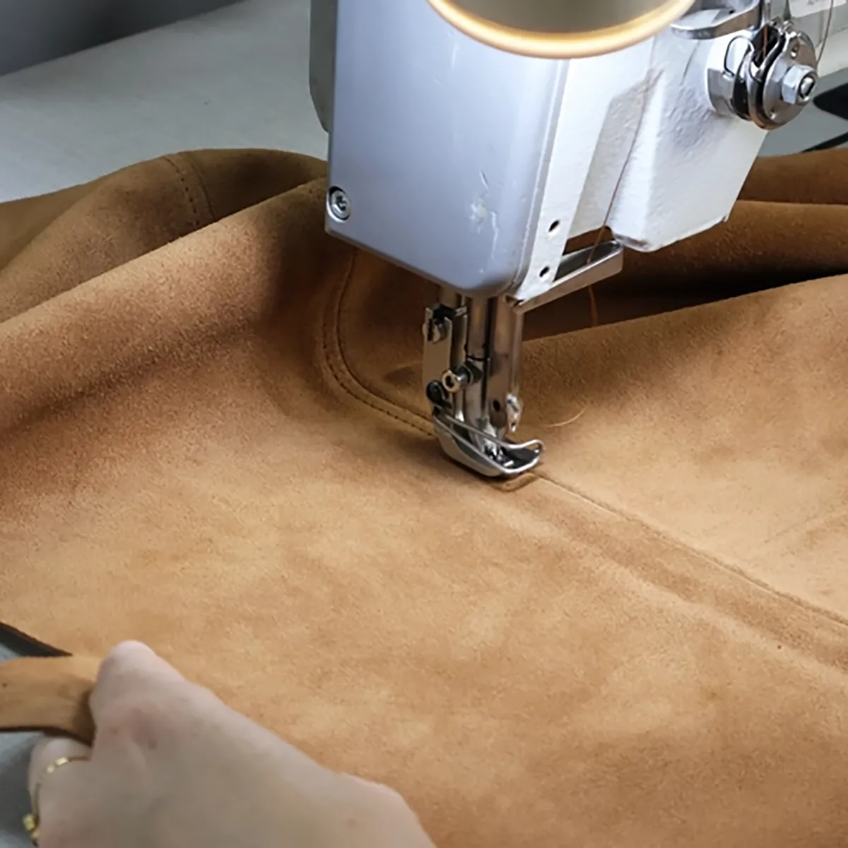 Atelier formation couture machine - Confectionnez votre sac à main en cuir Séverine - Intermédiaire - Image 5