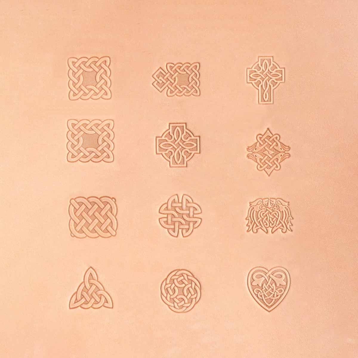 Jeu des 12 matoirs Celtiques à frapper - 2,5 x 3 cm - 8161