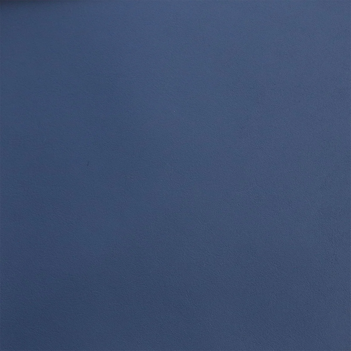 Morceau de cuir de vachette lisse - BLEU P57