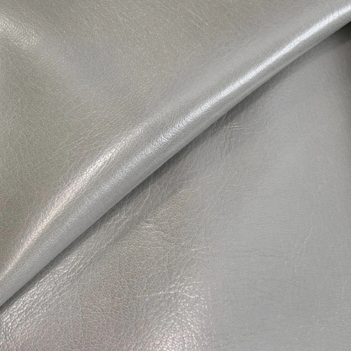 Peau de cuir de chèvre nappa nacré - GRIS CLAIR P10 - Image 4